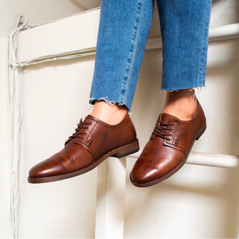Sutro Footwear Aloha Leather Oxford in Chevron